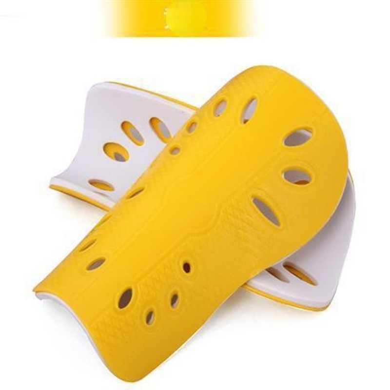 1 pár kültéri sportláb védőfelszerelés légáteresztő lábszárvédő futball sípcsontvédő műanyag védő lábszárvédő gyerekeknek felnőtteknek