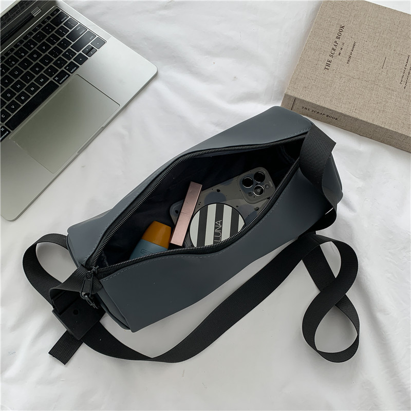 Női táska 2022 trendi hengeres válltáska divat, nagy kapacitású, könnyű kültéri sport jóga tornatermi cipzáras Crossbody táska