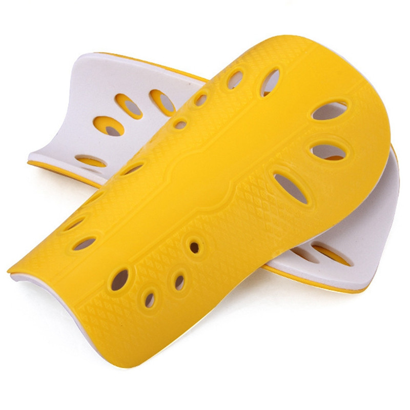 Focivédők lábvédő felnőtteknek/gyerekeknek műanyag futball lábszárvédők Légáteresztő rövid védőfelszerelés Professiona Shin Guard