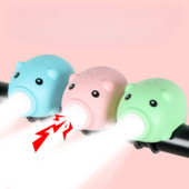 Gyermek bicikli kormánylámpa 3 világítási mód Cartoon Pig USB újratölthető vízálló kiegészítők az egyensúlyi autók díszítéséhez