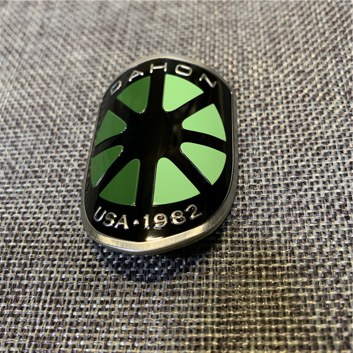 Jalgrattalogo kaunistuskleebis Märgipea toru logo tarvikud Veekindlad alumiiniumsulamist märgikleebised Dahoni kleebised