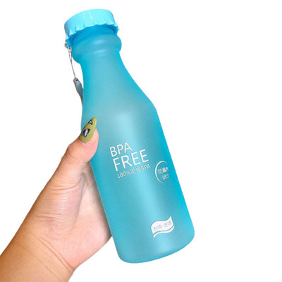 Forró, nagy űrtartalmú vizespohár lezárt, szivárgásmentes vízüveg hordozókötéllel Vízüveg forrásvíz üvegpalack fehér rózsaszín