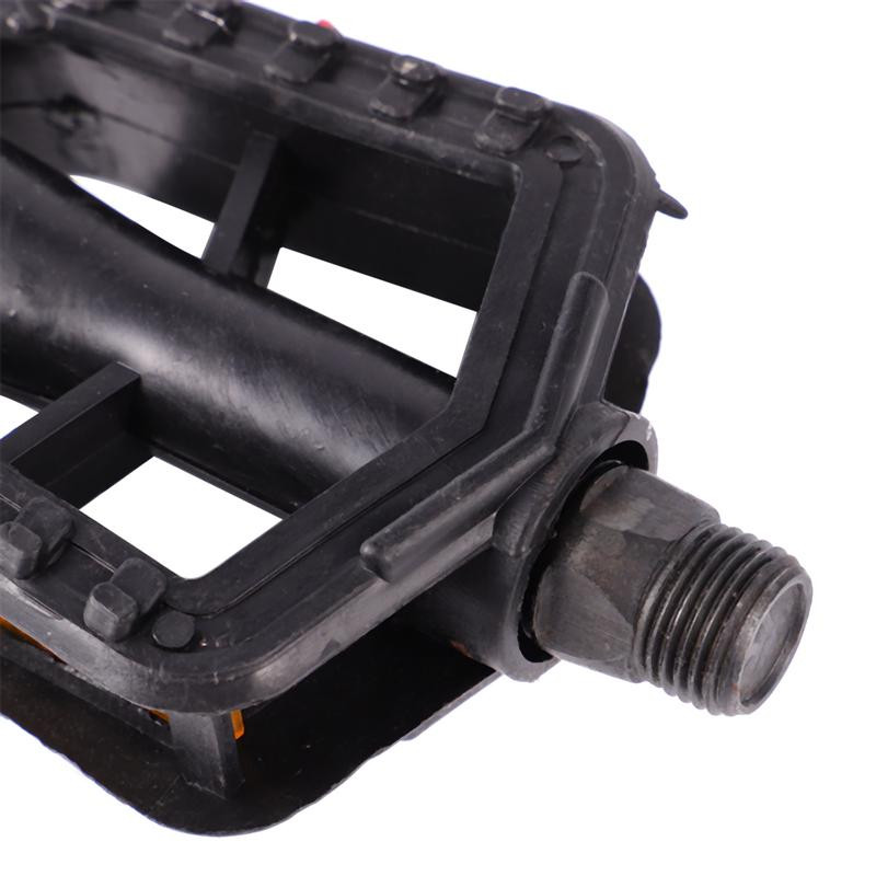 1 pár ultrakönnyű kerékpár pedál gyerekeknek csúszásgátló gumi pedál Biztonsági gyermek kerékpárpedál (fekete)
