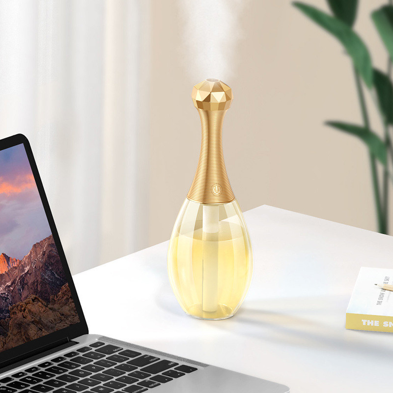 Klasszikus parfümös flakon légpárásító USB ultrahangos Cool Mist Maker ködkészítő LED lámpával otthoni autós légtisztító frissítőhöz