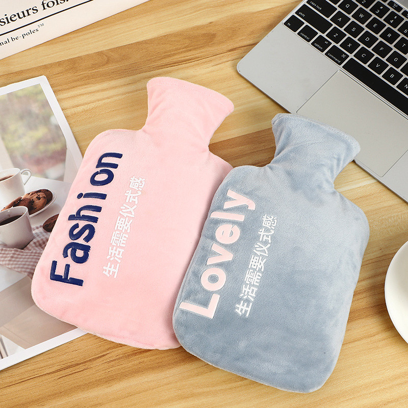 Μπουκάλι ζεστού νερού Μαλακό για να διατηρείται ζεστό το χειμώνα Φορητό και επαναχρησιμοποιήσιμο Προστασία βελούδινο κάλυμμα που πλένεται και στεγανό