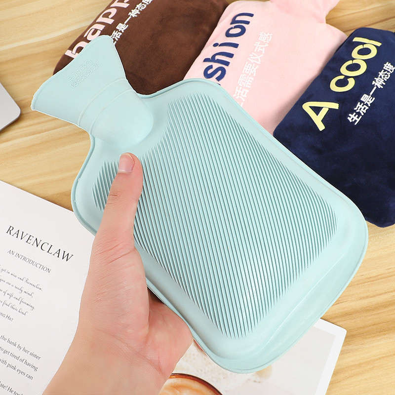 Μπουκάλι ζεστού νερού Μαλακό για να διατηρείται ζεστό το χειμώνα Φορητό και επαναχρησιμοποιήσιμο Προστασία βελούδινο κάλυμμα που πλένεται και στεγανό