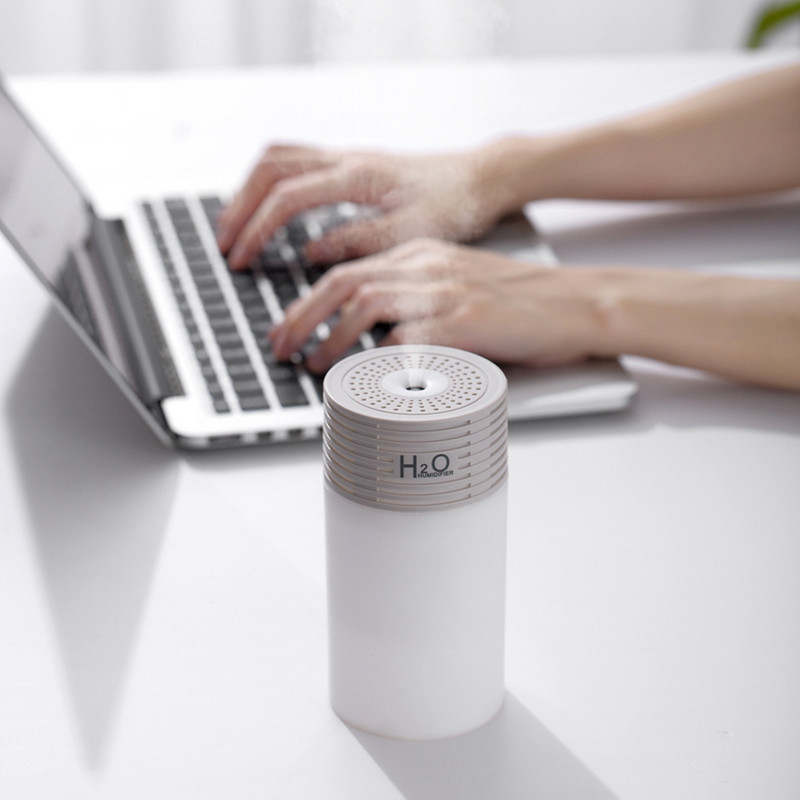 Uus lauaarvuti õhuniisutaja värviliste atmosfäärivalgustega 300 ml mahutavusega Cool Mist aroomi difuusor kodu magamistoa õhuniisutaja puhasti