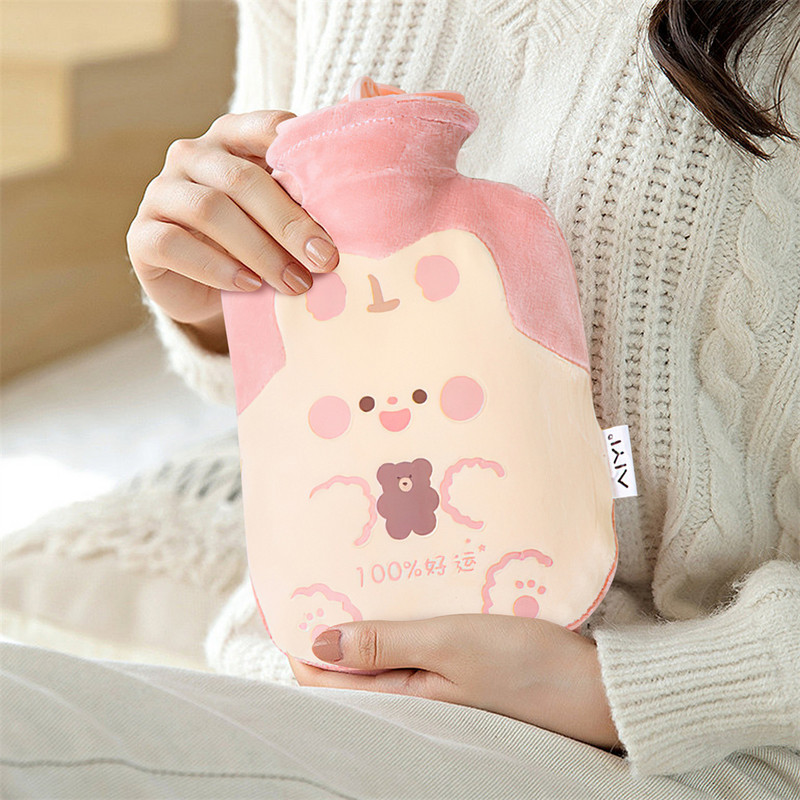 Multikas plüüskaru kuumaveepudel vee täidis samet Väike kaasaskantav õpilase käte ja jalgade soojem Armsate tüdrukute soe veekott