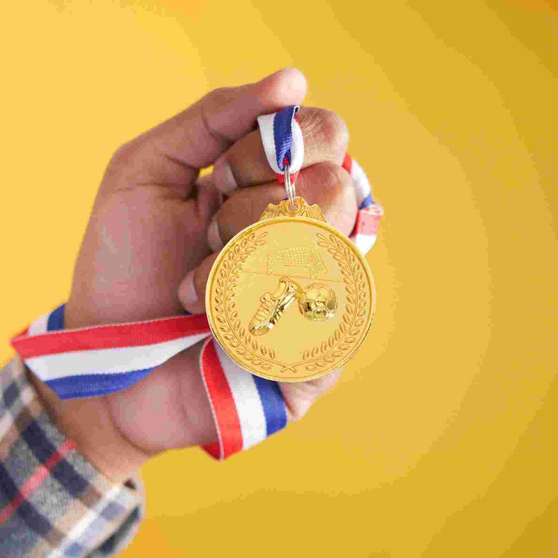 3 tk jalgpallimängu auhinnaauhind