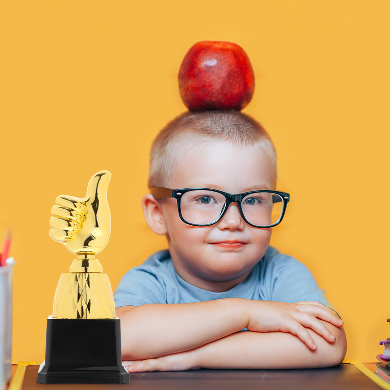 Trófea trófeák díja arany gyerekek műanyag hüvelykujj kupa aranyérmek labdarúgó meccsek trófea verseny gyermek győztese