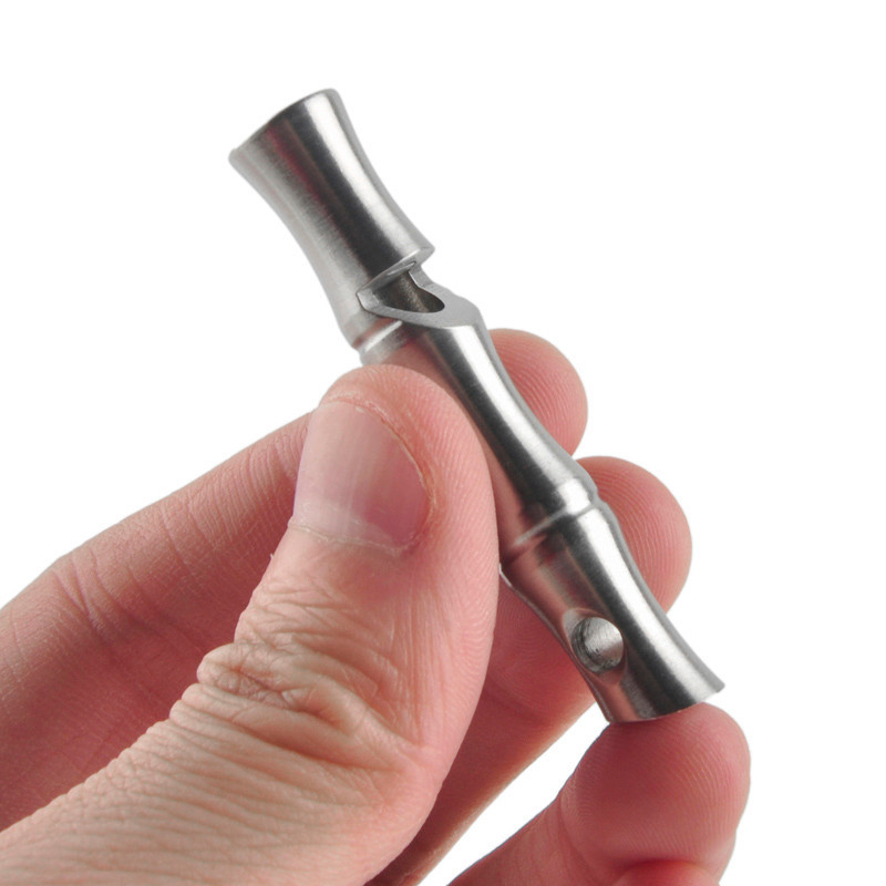 Āra kempings īpaši viegla, augsti sadalāma nerūsējošā tērauda svilpe ar ķēdes izdzīvošanas ārkārtas karsējmeiteņu svilpi