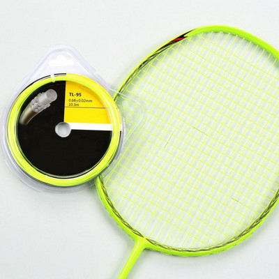 „Yonex“ badmintono stygų linija ​treniruojamai atsparus, labai elastingas sintetinis pluoštas, skirtas smūgiuoti į raketę, patvarūs rakečių linijos priedai