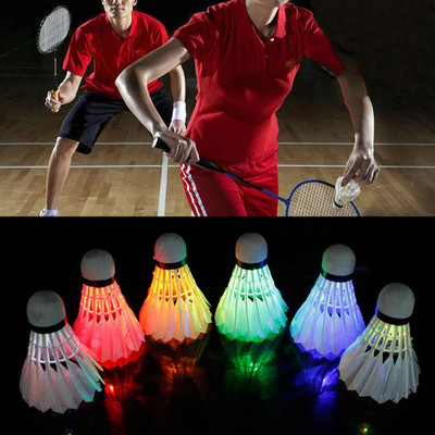 Atsparus vėjui, didelio elastingumo lauko ir vidaus LED lempa Spalvinga švytinti rutulinė lemputė badmintono žąsies plunksnų šaudyklė