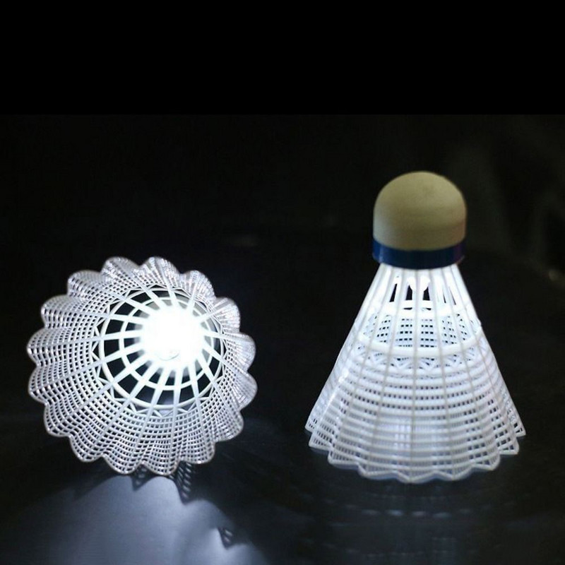 Szélálló, nagy rugalmasságú kültéri és beltéri LED lámpa színes izzó golyós világítás tollaslabda libatollas tollaslabda