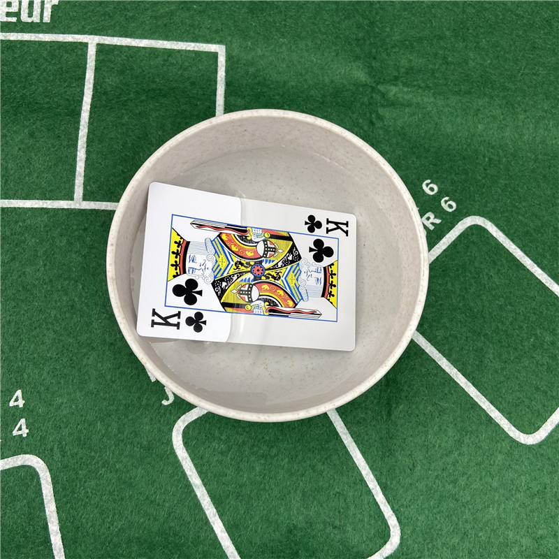 100% PVC spēļu kārtis Plastmasas pokera kāršu spēle Ūdensizturīga 4 krāsu Texas Hold`em blekdžeka spēle Zelta kāršu galda izklaide