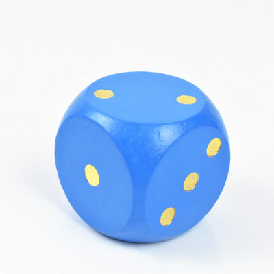 1 tk puidust täringud Kuuepoolsed puidust maalitud hiiglaslikud kognitiivsed rekvisiidid laste abistamiseks 5 värvivalikut Külje pikkus on 5 cm