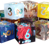 Mini Planet DND D6 täringud Käsitsi valmistatud vaigust 6 küljega täringud, teravate servadega Mitmetahulised lillede täringud RPG lauamängude jaoks D&D täringud