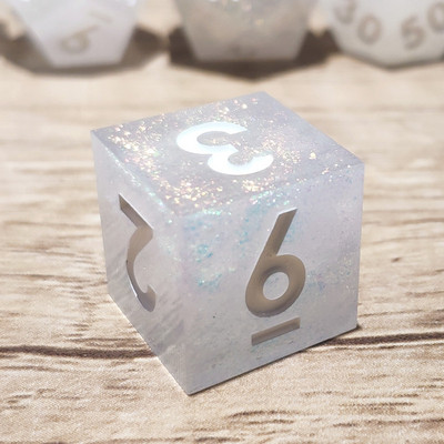 Mini Planet DND D6 täringud Käsitsi valmistatud vaigust 6 küljega täringud, teravate servadega Mitmetahulised lillede täringud RPG lauamängude jaoks D&D täringud