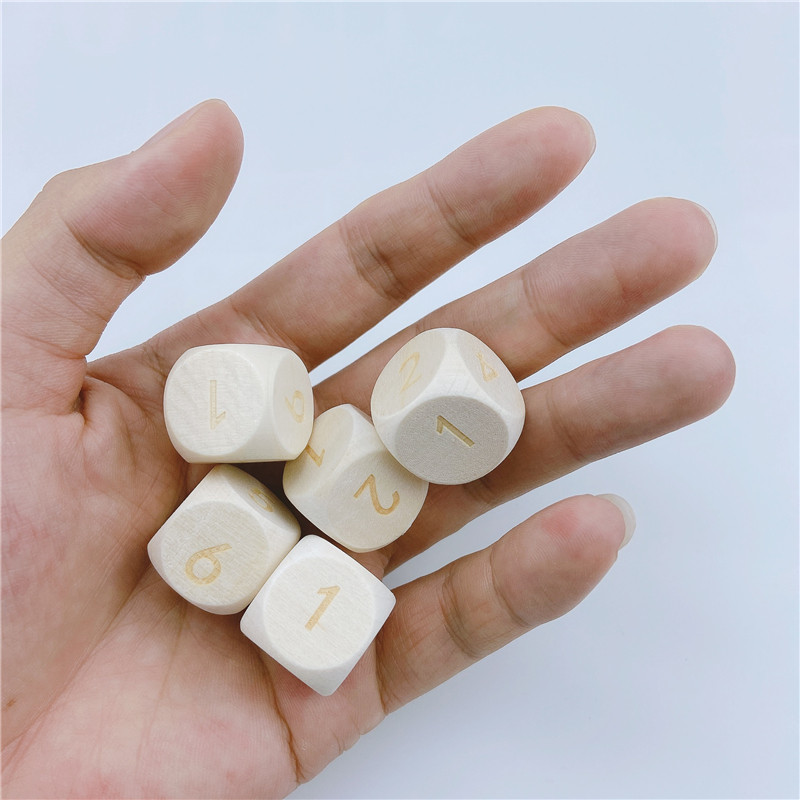 10 бр. D6 6-странни 20 мм лазерно гравиране на дървени зарове за парти Семеен печат Гравиране Печат Гравиране Детски играчки Дървени кубчета