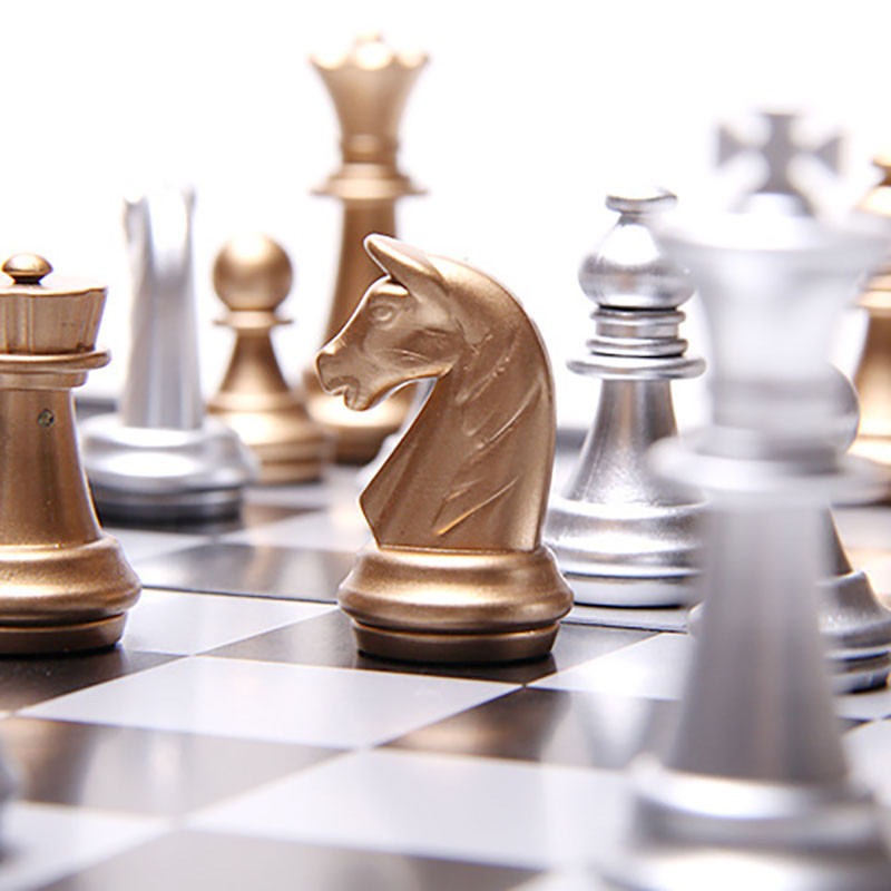 Šachmatų „backgammon“ rinkinys metalinė šachmatų lenta auksinė sidabrinė sulankstoma magnetinė kišeninė šachmatai „Echecs Voyage“ aukštos kokybės nešiojami šachmatai vaikams