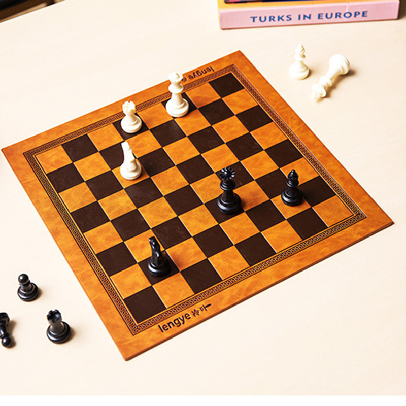 2022 Νέα δερμάτινα διεθνή επιτραπέζια παιχνίδια σκακιού Mat Checkers Universal Chessboard