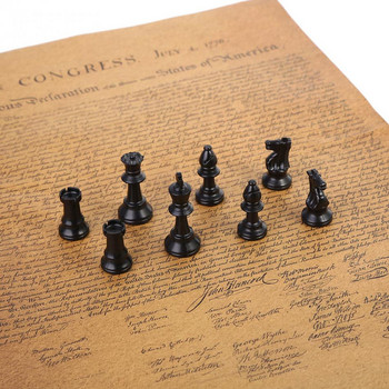 32 бр. Пластмасови шахматни фигури Chessmen International Word Chess Set Black & White Chess No Chessboard Game Развлекателен аксесоар