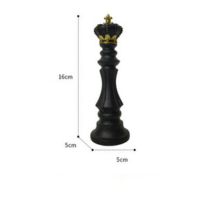 Retro šachmatų statula Dervos šachmatų figūrėlė Retro namų puošmena Papuošalai Minkšta apranga piktadarys šachmatų figūrėlė skulptūra Prabangūs šachmatai