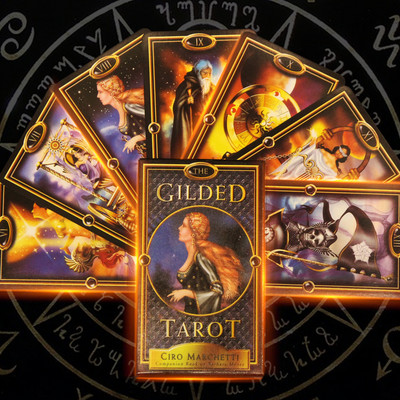 2022 New Arrive Curious Tarot Card Interactive Desktop Gothic Font Teljes angol verzió Oracle Cards Kiváló minőségű asztali játék