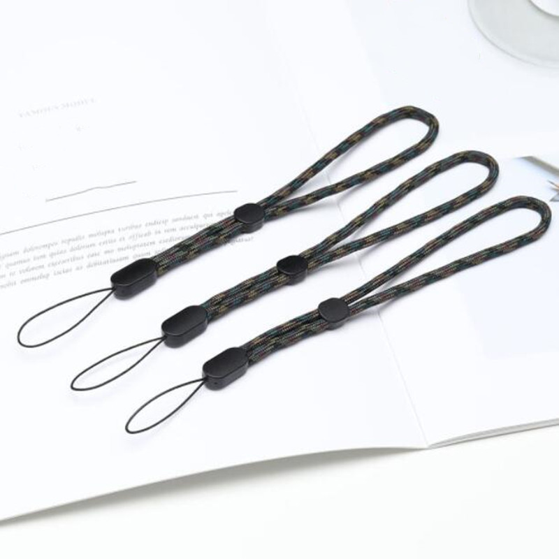 10 vnt. rankinio riešo dirželis, reguliuojami nailoniniai riešo dirželiai, raktų pakabuko virvelė mobiliojo telefono dėklo laikikliui, fotoaparatas, USB, ženklelis