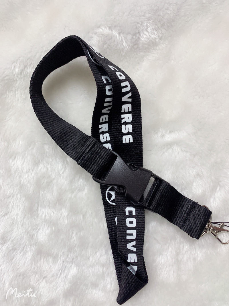 Търговия на едро с всички видове ремък за мобилен телефон, ключодържател, прашка, изложбена игла за колан за врата, висящо въже, висящо въже за окачване на врата