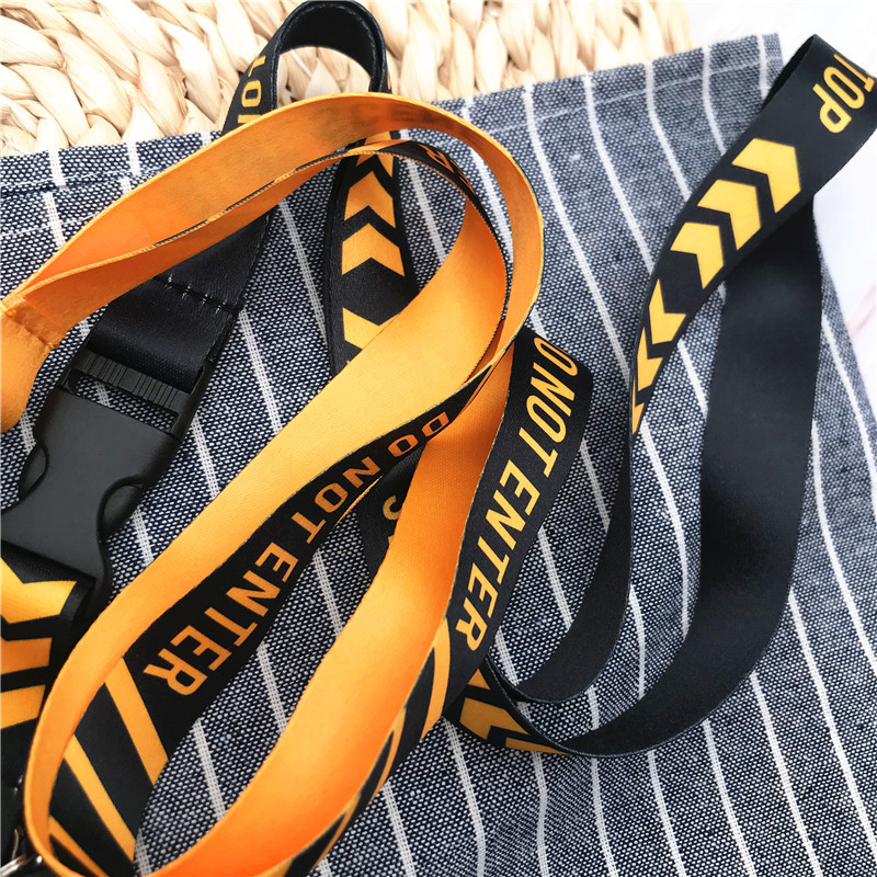 NE HASZNÁLJA KERESZT Zsinór a kulcsokhoz Kártyatartó telefon Akasztható kötél Divatajándék barátnak Fekete nyakpántok DIY Távolítsa el a csat zsinórt