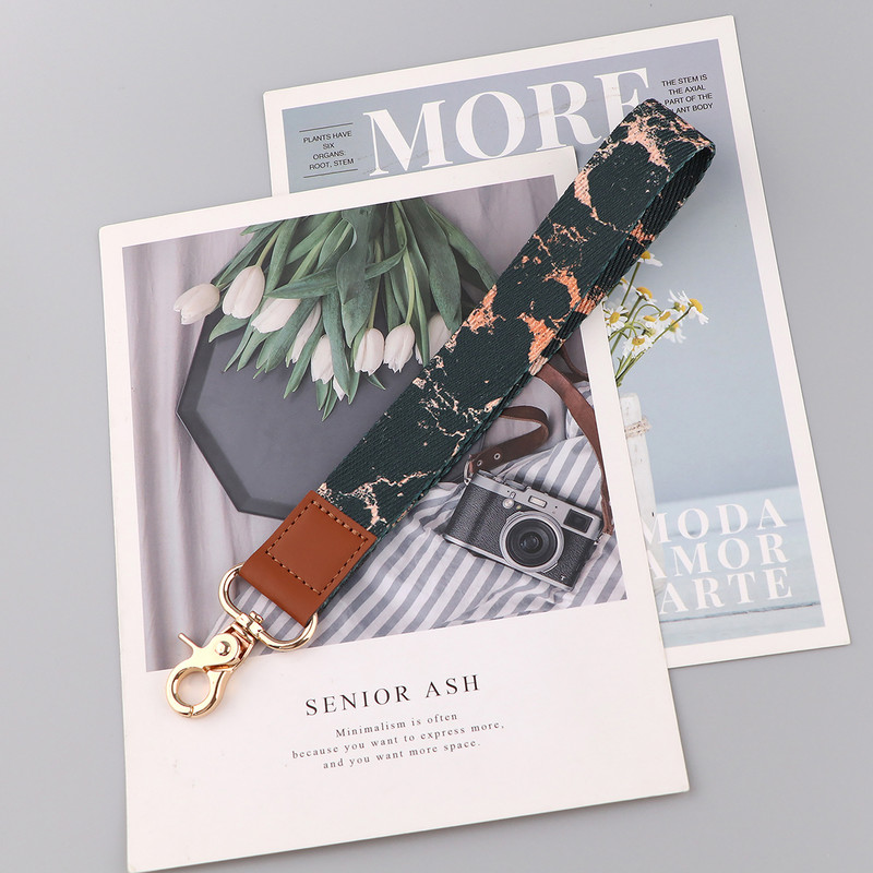 Fekete márvány mintás zsinór Rajzfilm nyakszíj azonosító jelvénytartó medál kulcstartó báj Mobiltelefon medál lógó csuklópántok