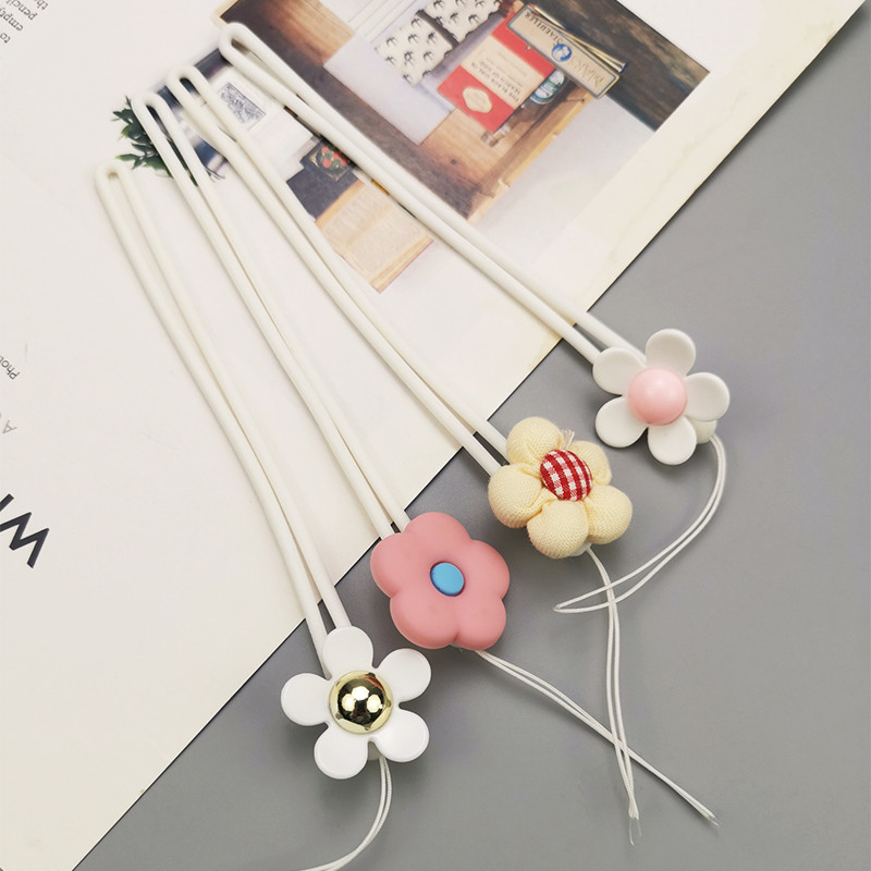 Mobiltelefon zsinór rövid csuklózsinór Rajzfilm kis virágos mobiltelefon zsinór Kézzel szőtt hordozható kulcs elvesztésgátló pánt