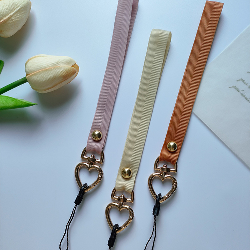 Love Button Mobiltelefon Zsinór ejtésgátló kötél Selymes zsinór színes medál kulcstartó U Shield medál