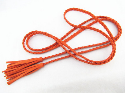 Moedisaineri käsitsi kootud pikk Pu-nahast punutud vööpael koos tutiga vabaaja kleidirihmad naiste tüdrukutele