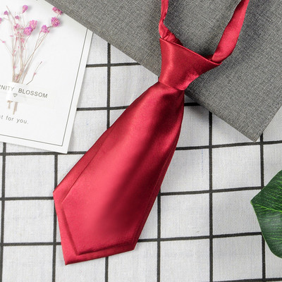 Lips Polüester Meeste naiste särgid Üliõpilaste koolivormi karjäär Lihtne kahekihiline lühike väike lips Klassikalised trendikad kingitused