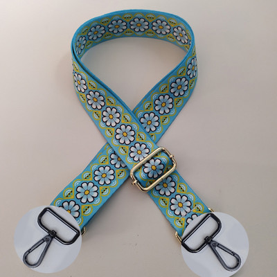 Kontrasztos, világos vonalú csíkos táskapánt Női válltáska öv, állítható széles pántos táskarészek Női futártáska fogantyúja