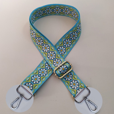 Kontrasztos, világos vonalú csíkos táskapánt Női válltáska öv, állítható széles pántos táskarészek Női futártáska fogantyúja