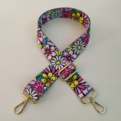 Kontrasztos, világos vonalú csíkos táskapánt Női válltáska öv, állítható széles pántos táskarészek Női futártáska fogantyúja