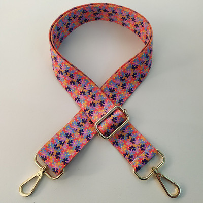 Kontrasztos, világos vonalú csíkos táskapánt Női válltáska öv, állítható széles pántos táskarészek Női futártáska fogantyúja