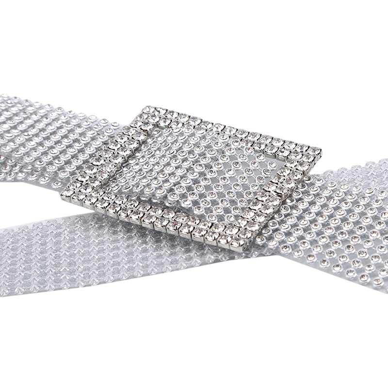 Fényes, fényes női öv lánc luxus édes deréköv 2022 divatos övek teljes gyémánt strassz kristály öv