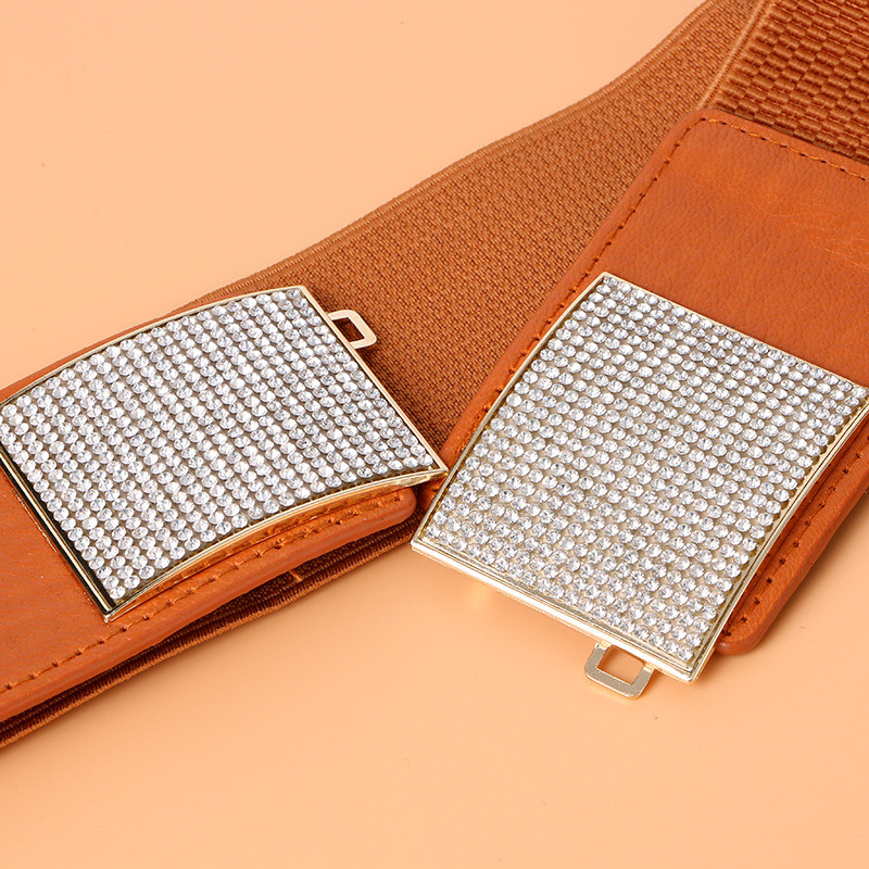 2023-as divatos strasszos csatos női rugalmas, széles derékú Új dekoratív övek női tervezői öv luxus fehér piros fekete
