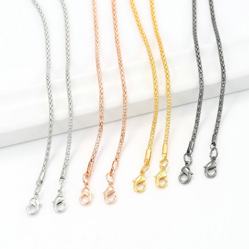 2023 Divatos Arany Szemüvegek Láncos Arcmaszk Csúszásgátló Szemüvegek Zsinóros fogas Kötélnyakú napszemüvegek Lánc Stílus Divat Ékszerek Női