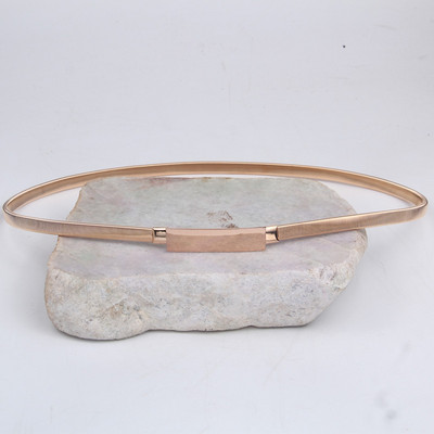 Új dekoratív női fém rugós deréklánc divat levelek csat rugalmas lánc deréköv arany Kiváló minőségű tervezői öv