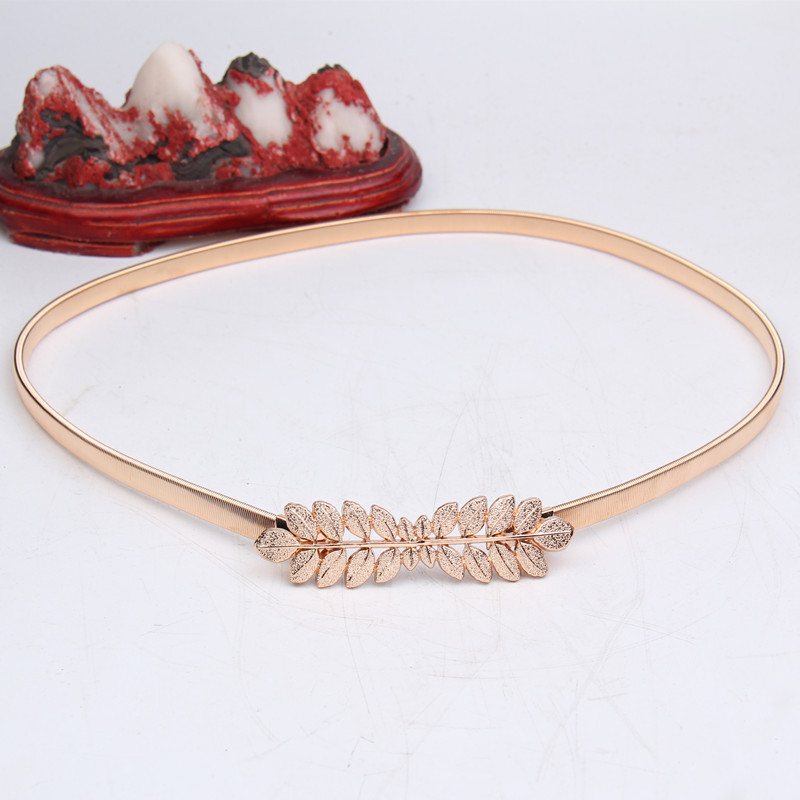 Új dekoratív női fém rugós deréklánc divat levelek csat rugalmas lánc deréköv arany Kiváló minőségű tervezői öv