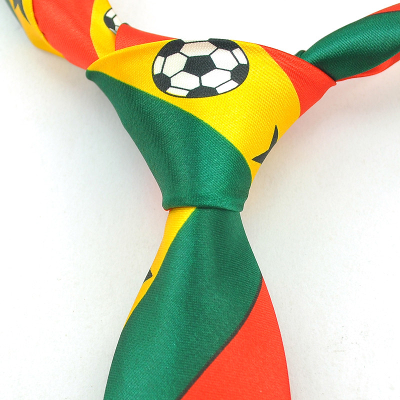 Meeste lipsud Uued 2-tollised laiused mood Kameruuni lipu jalgpalli disainiga lipsud meestele polüestrist kootud peogravata kingitus vabaaja särgid 2020