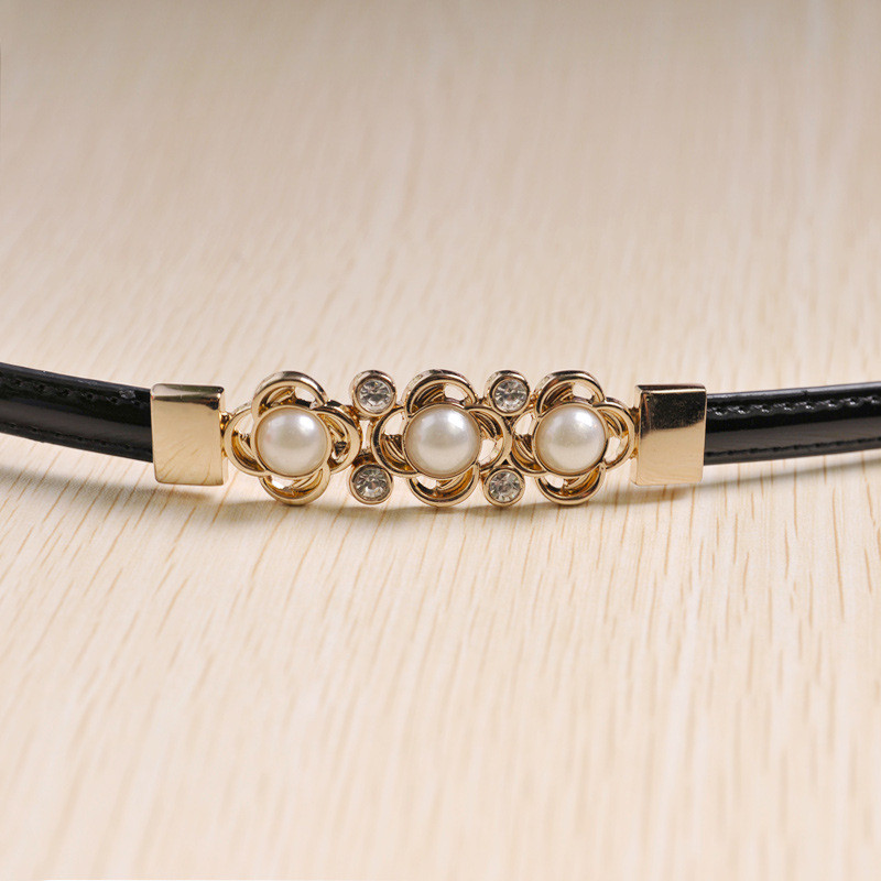 Modni ženski remen s metalnom cvjetnom bisernom kopčom Klasični prekrasni remen Slatki crni elegantni slatki ženski remen