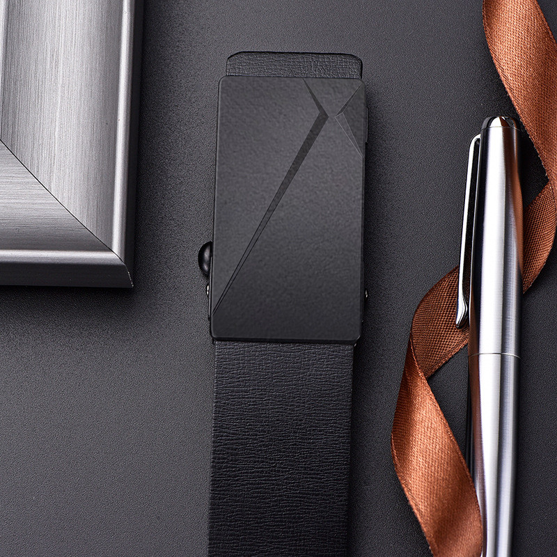 2022. Marka Luksuzni dizajn Remen od prave kože Muški kravlji dizajnerski remeni Modni automatski kopči Trake oko struka Remeni 110 120 130 cm