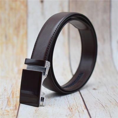 Remen od kravlje kože za muškarce Crni/plavi/bijeli/smeđi/crveni Dizajnerski remen s automatskom kopčom Moderan remen za hlače Remeni luksuzne marke