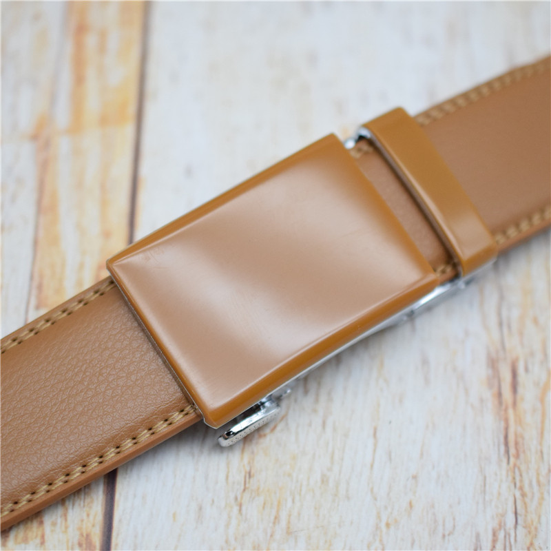Remen od kravlje kože za muškarce Crni/plavi/bijeli/smeđi/crveni Dizajnerski remen s automatskom kopčom Moderan remen za hlače Remeni luksuzne marke